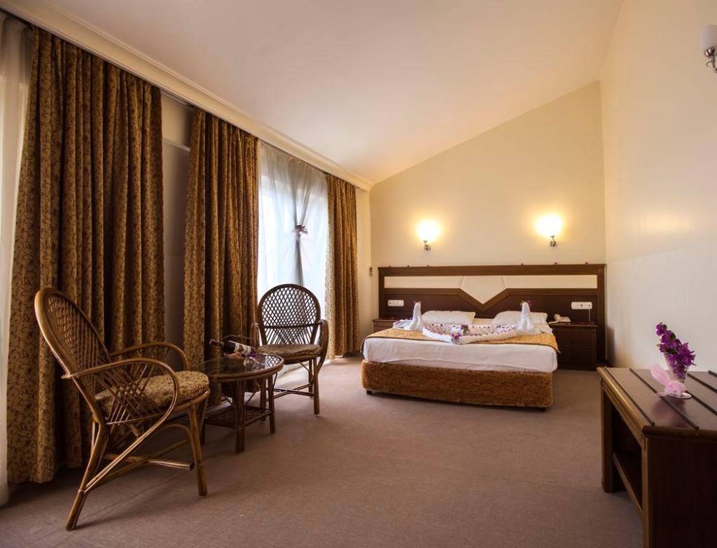 VALERI BEACH HOTEL 4★