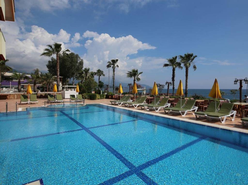 VALERI BEACH HOTEL 4★