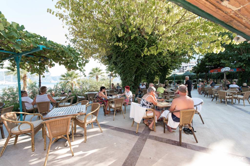 TROPIC ON THE BEACH HOTEL 4★