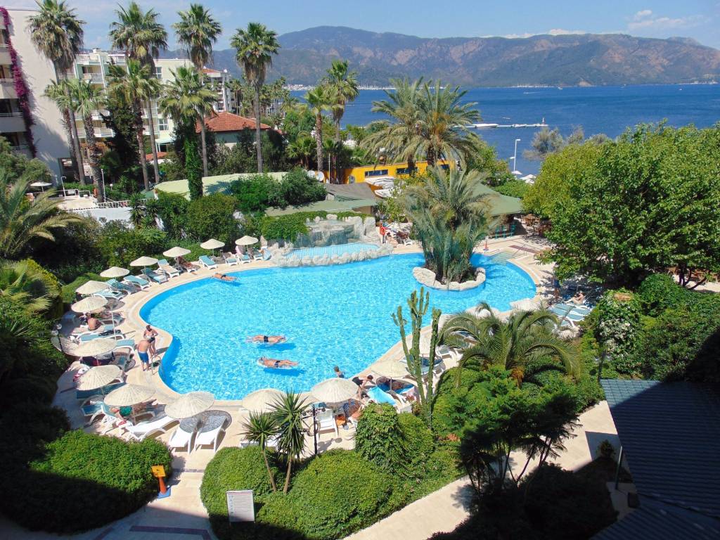 TROPIC ON THE BEACH HOTEL 4★