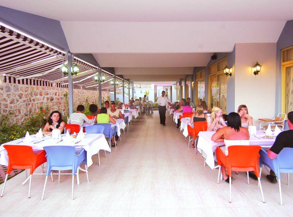 EVA BEACH HOTEL 3★