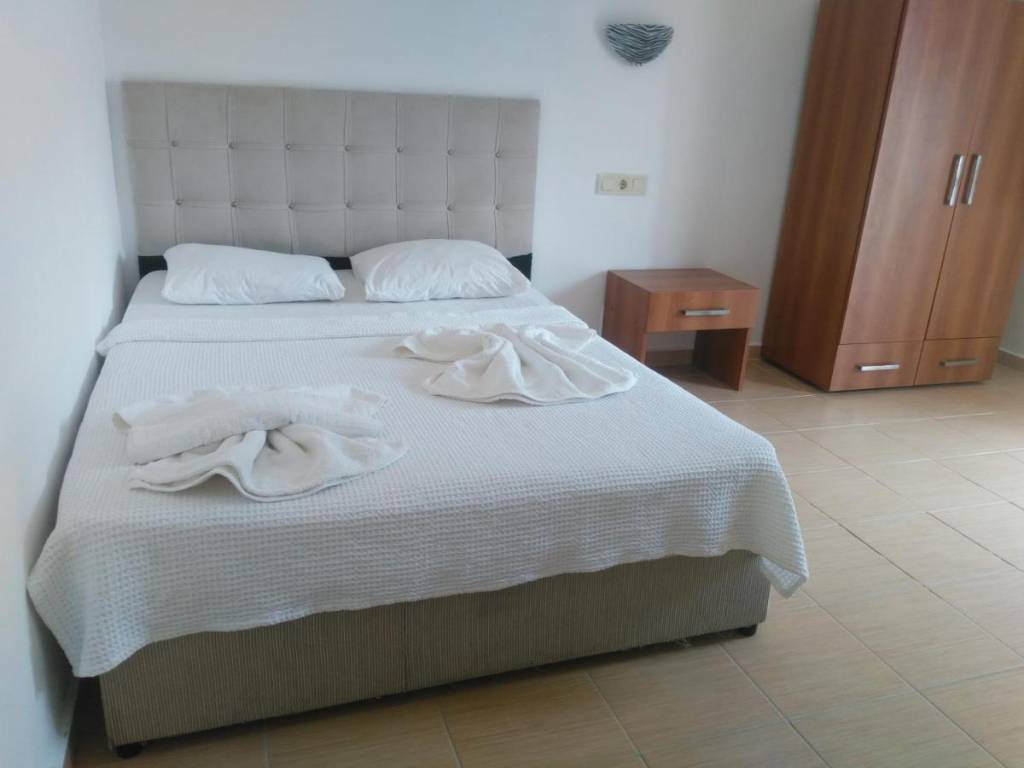 UGUR BEACH HOTEL 3★