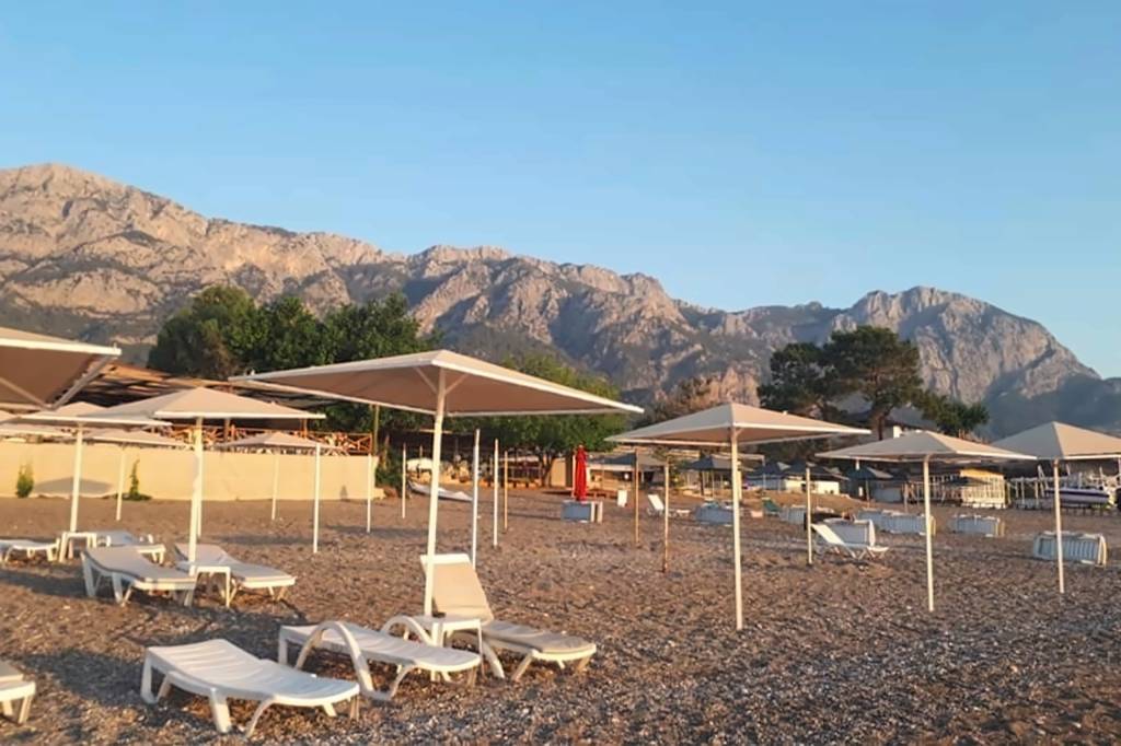 UGUR BEACH HOTEL 3★