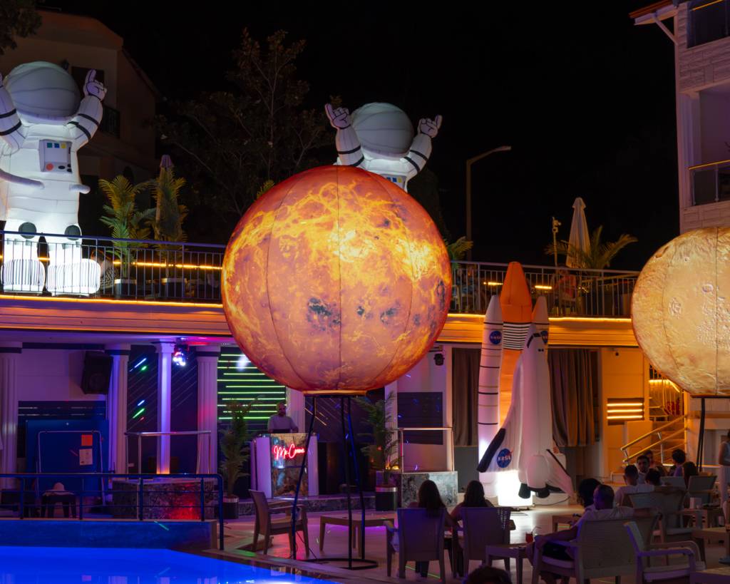 MR. CRANE HOTEL 3★