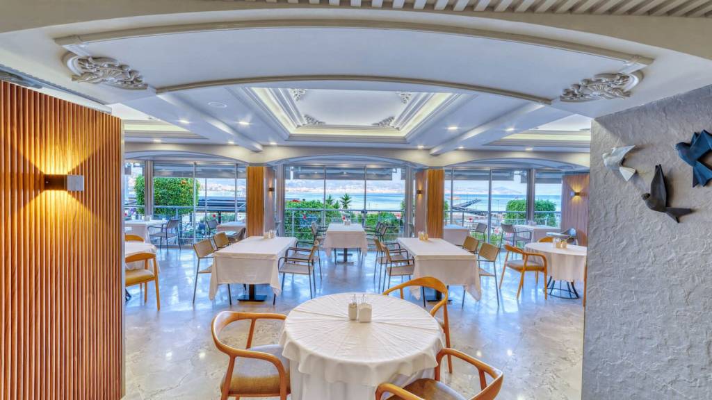 NUMA PORT HOTEL 4★