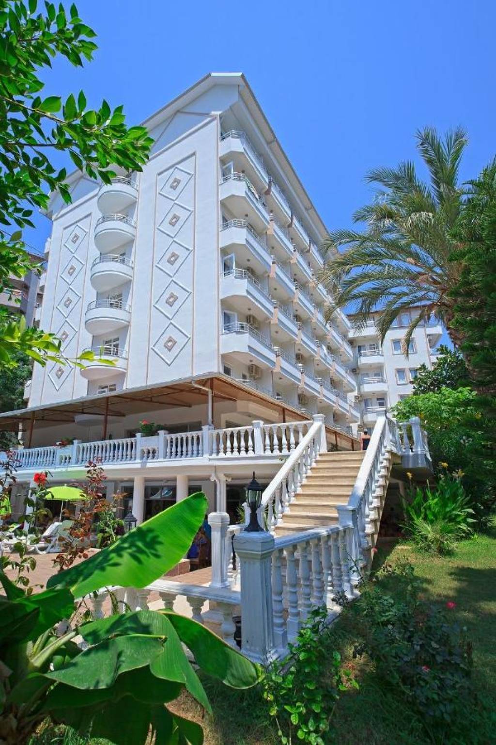 RAMIRA BEACH HOTEL 4★