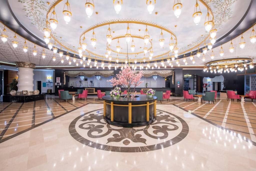 LAKE & RIVER SIDE HOTEL & SPA 5★