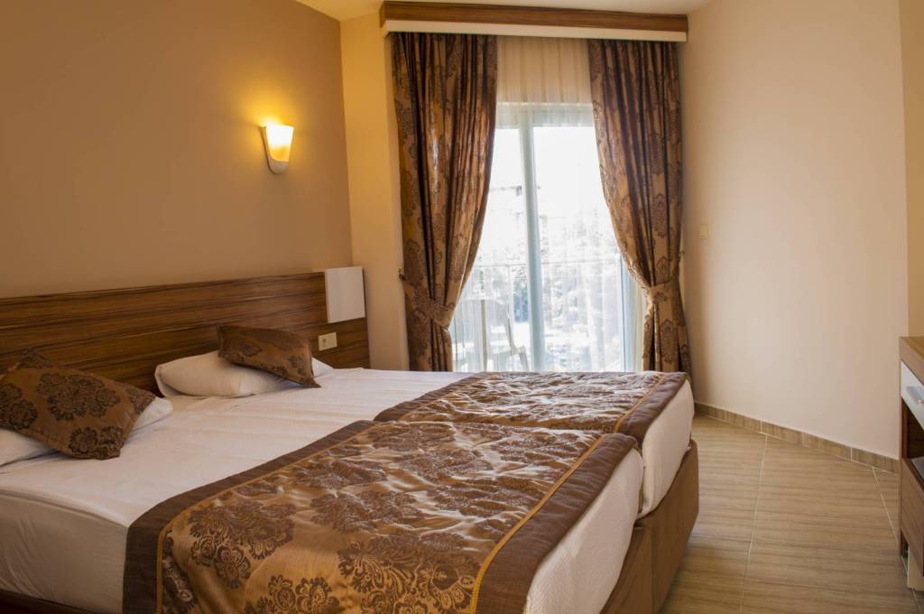 SUN BEACH PARK & SPA 4★