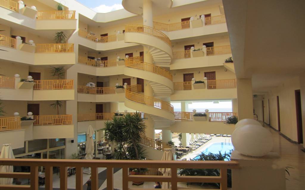 GOLDEN LOTUS HOTEL 4★