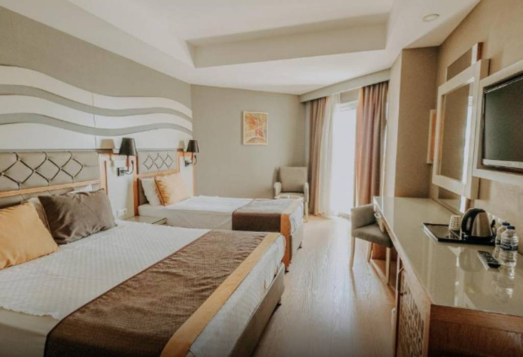 SATURN PALACE RESORT 4★