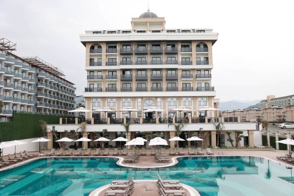 SERENITY QUEEN HOTEL 5★