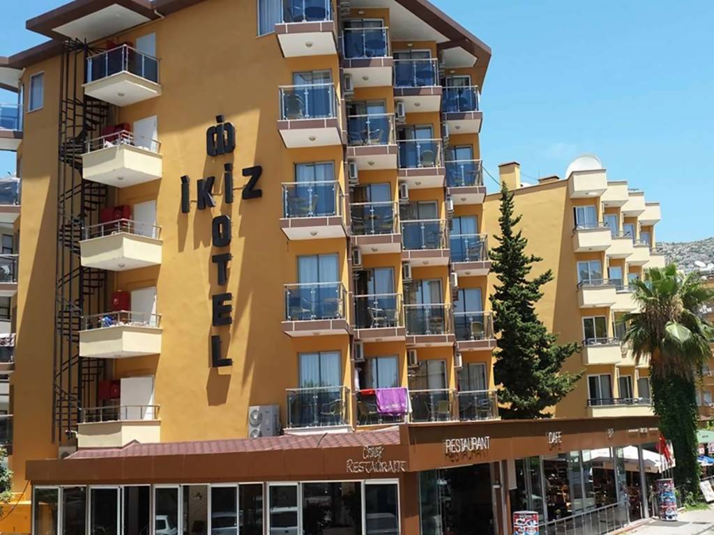 KLEOPATRA IKIZ HOTEL 3★