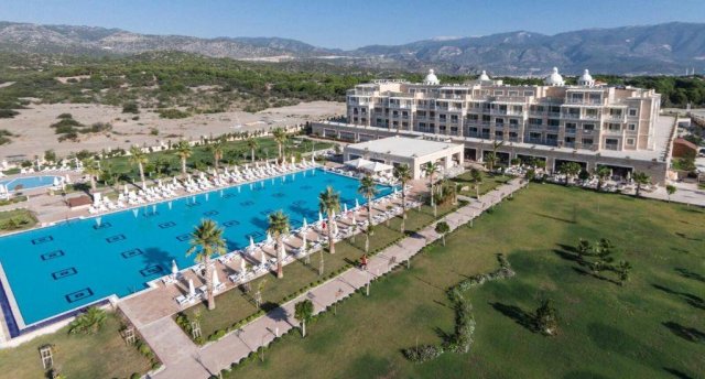 ANDRIAKE BEACH CLUB HOTEL 5★