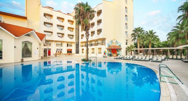 CAMYUVA LUNA HOTEL 4★
