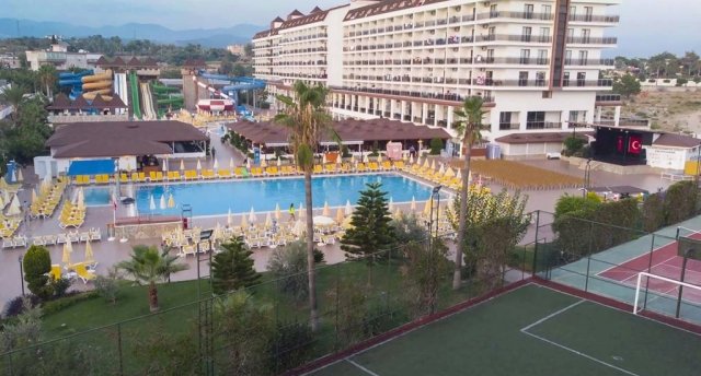 EFTALIA SPLASH RESORT HOTEL 4★
