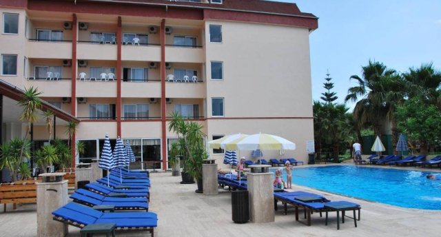 CASTLE PARK HOTEL 3★