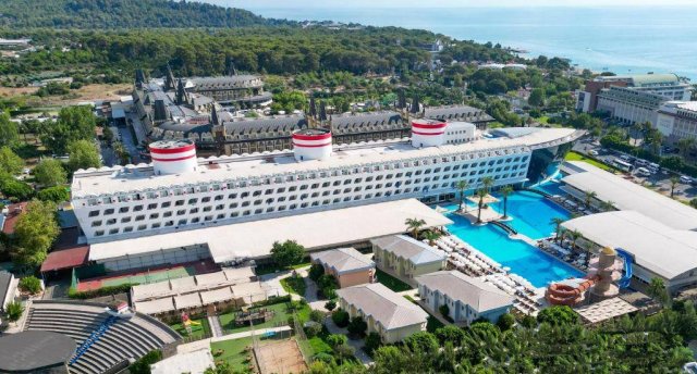 TRANSATLANTIK HOTEL & SPA 5★