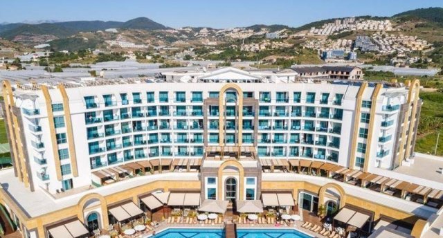 THE LUMOS DELUXE RESORT HOTEL & SPA 5★