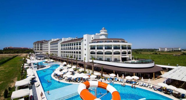 PORT RIVER HOTEL SPA 4★