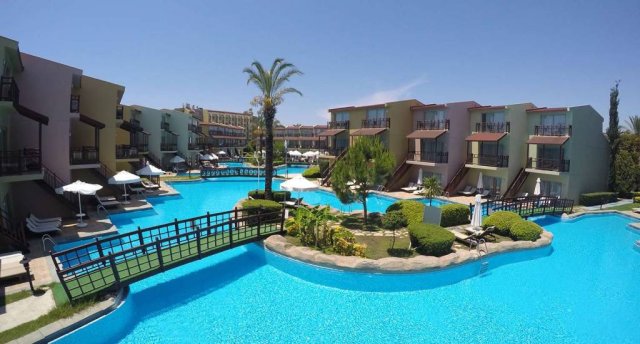 Viesnīcas skats Ēģiptē, Hurgada ar baseinu