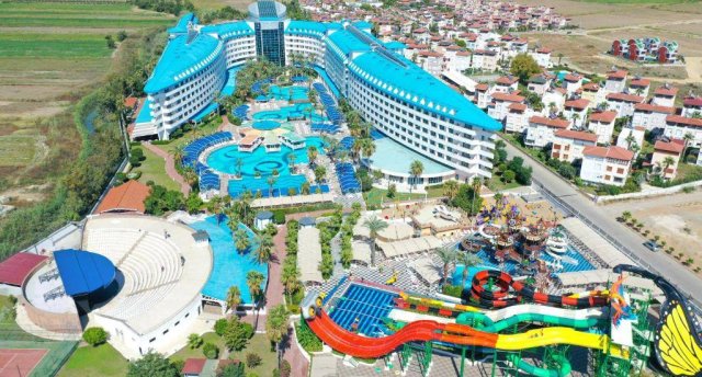 CRYSTAL ADMIRAL AQUA COLLECTION (EX. CRYSTAL ADMIRAL RESORT SUITES & SPA) 5★