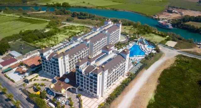 LAKE & RIVER SIDE HOTEL & SPA 5★