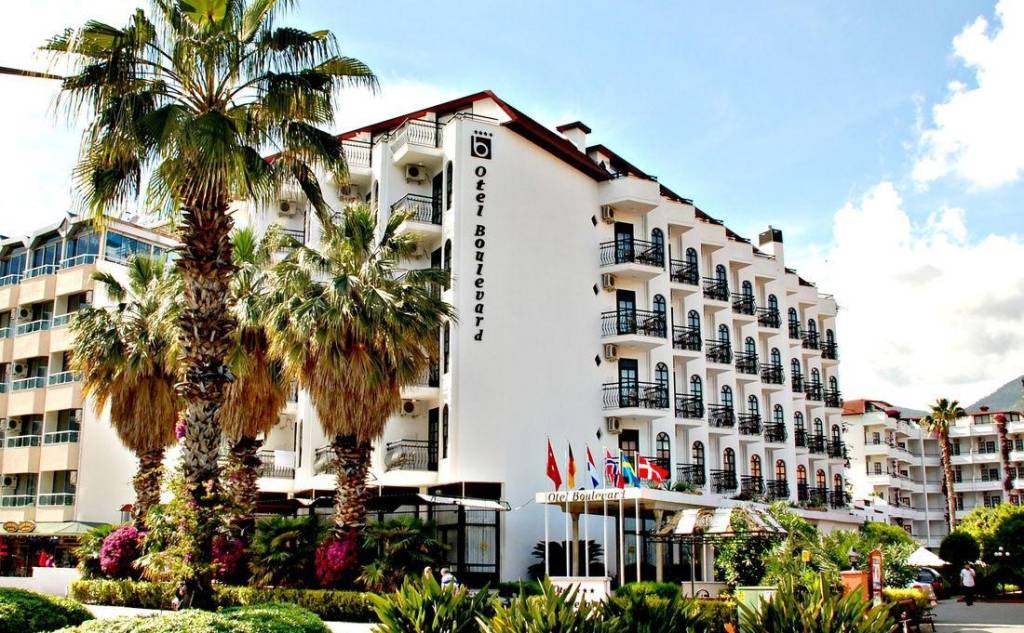 BOULEVARD HOTEL 4★