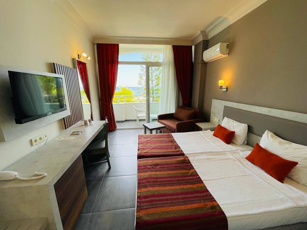 CLUB HOTEL RAMA 3★