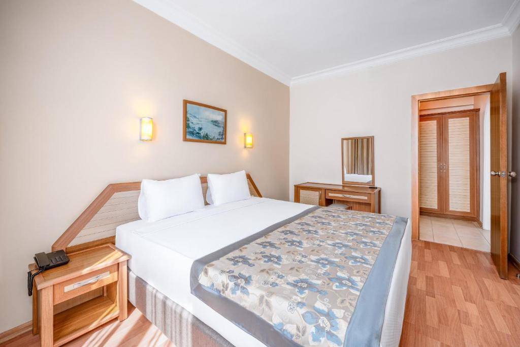 VILLA SUNFLOWER BEACH HOTEL KONAKLI 4★