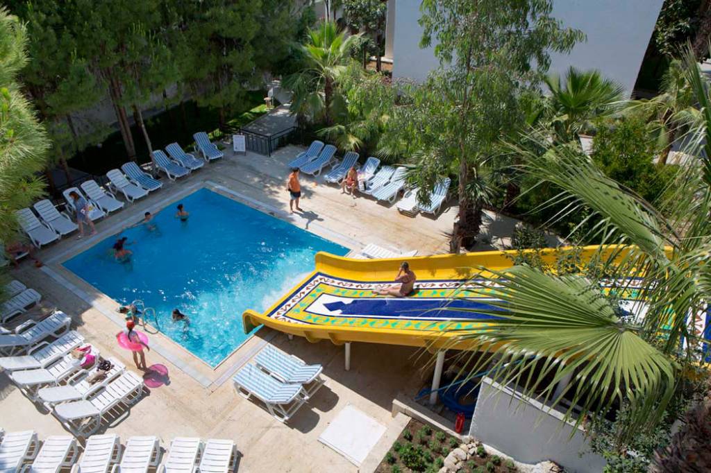 SUNRISE BEACH SIDE 4★