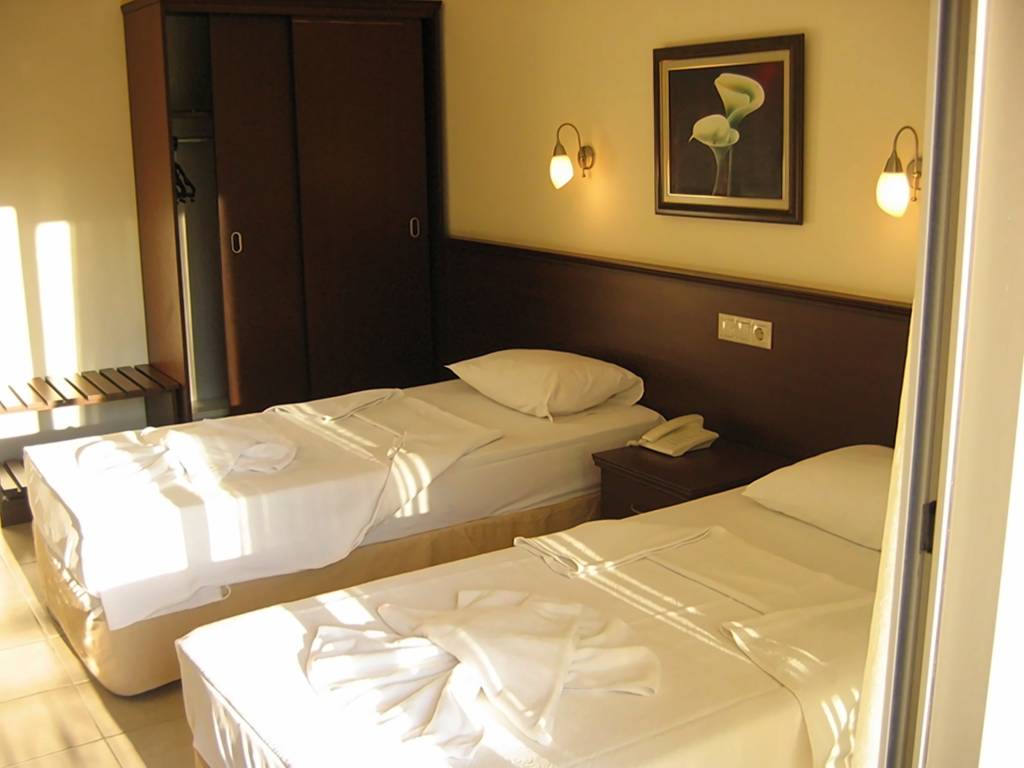 STARBERRY HOTEL 3★