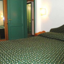 R.T.A. HOTEL RESIDENCE SPORT CAMPIGLIO (netālu no pacēlāja) 3★