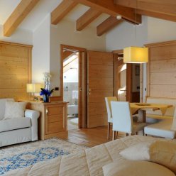 BEVERLY HOTEL 4★+ (netālu no pacēlāja)