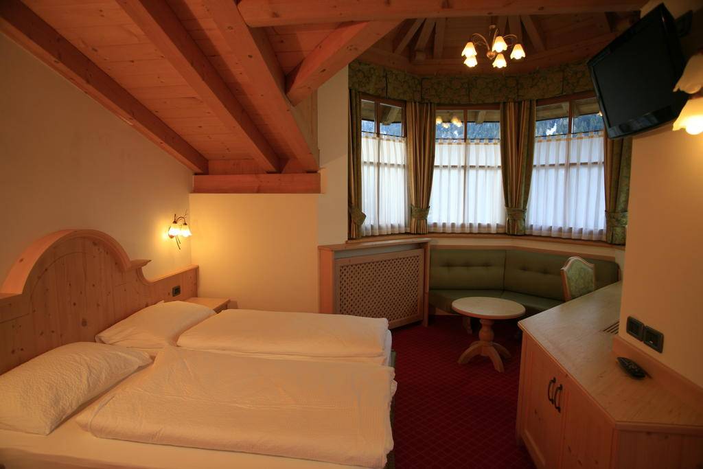 CHALET CAMPIGLIO IMPERIALE GARNI HOTEL 3★