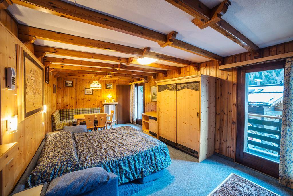 CIME D'ORO GARNI HOTEL (MADONNA DI CAMPIGLIO) 3 ★