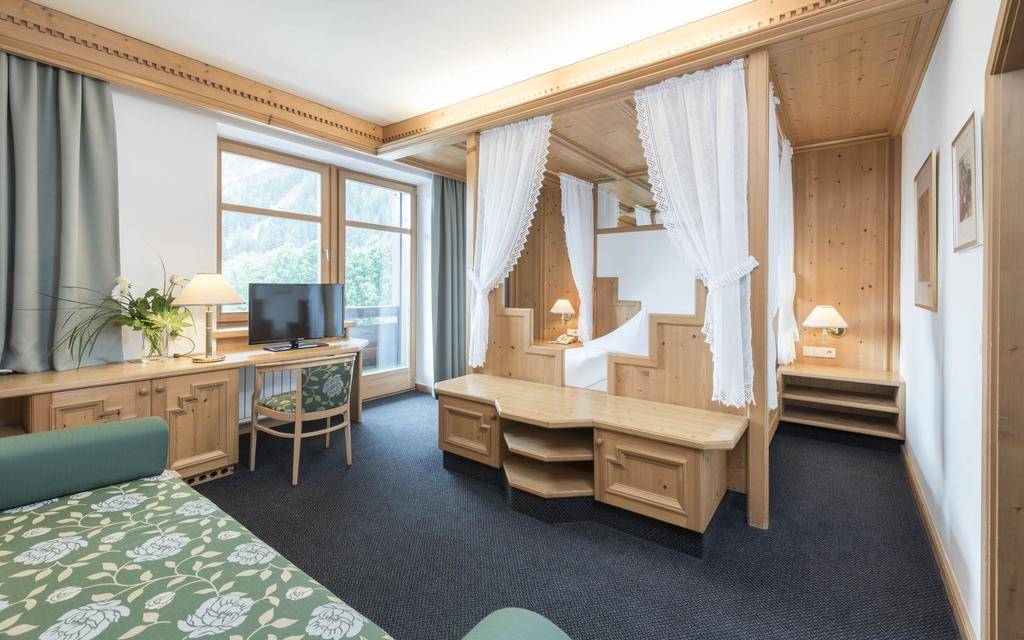 WINDSCHAR HOTEL &WELLNESS RESORT (GAIS/BRUNICO) 4 ★