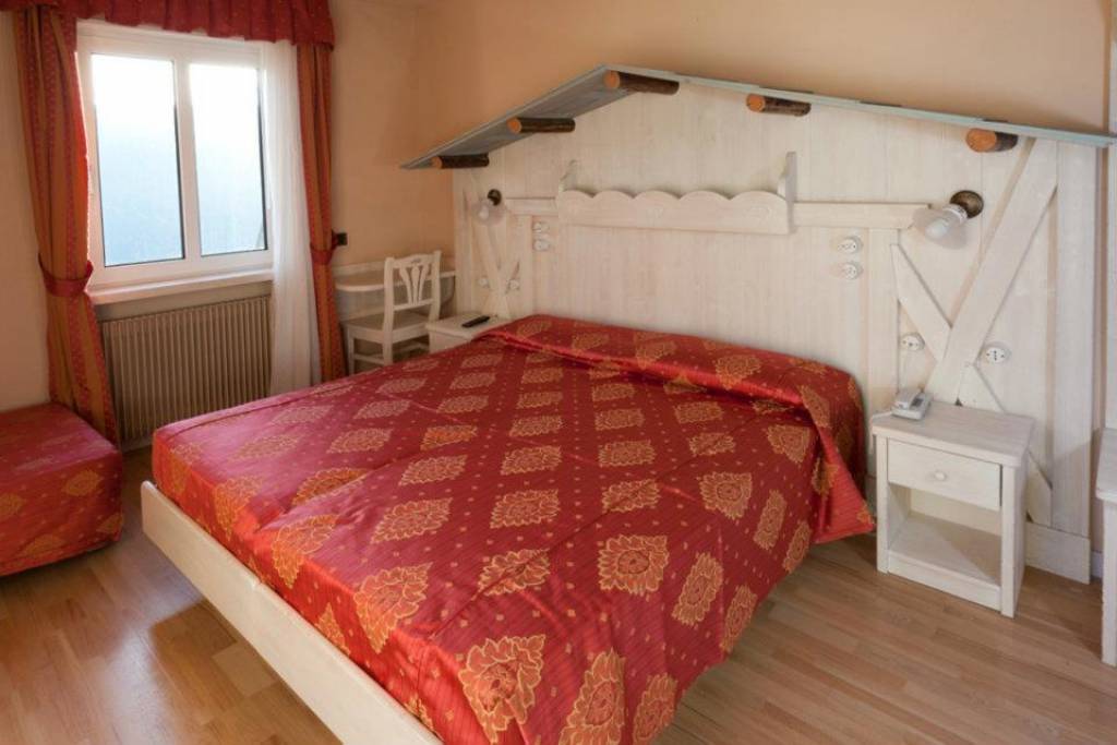 ROSALPINA HOTEL (FOLGARIA) 3 ★