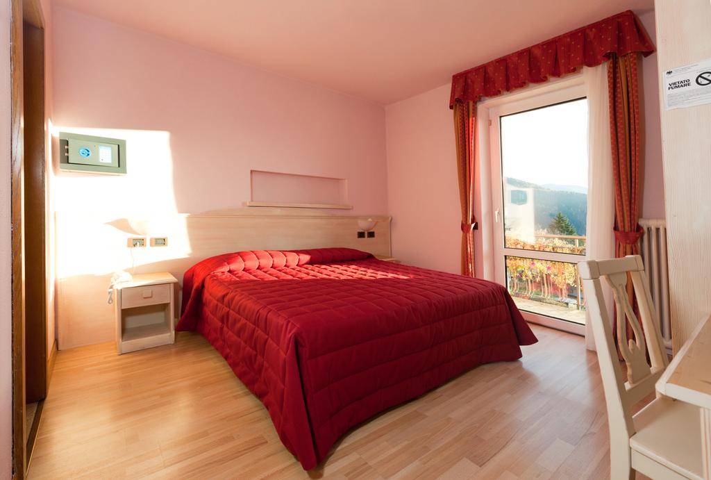 ROSALPINA HOTEL (FOLGARIA) 3 ★