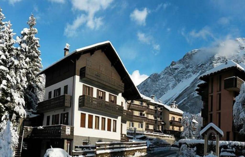 CHALET DELL ERMELLINO (BORMIO) CHALET 2★