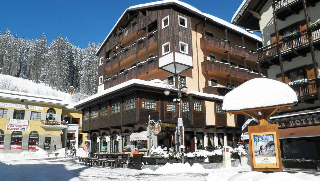 R.T.A. HOTEL RESIDENCE SPORT CAMPIGLIO (netālu no pacēlāja) 3★