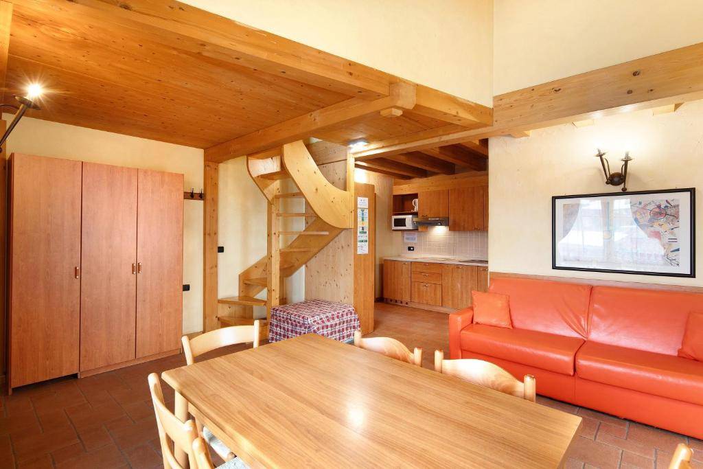 LIVING - PALU - EMMA APARTMENTS 3★