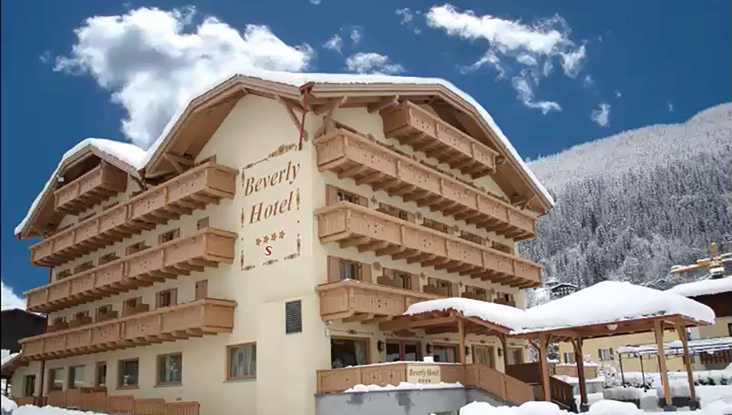 BEVERLY HOTEL 4★+ (netālu no pacēlāja)