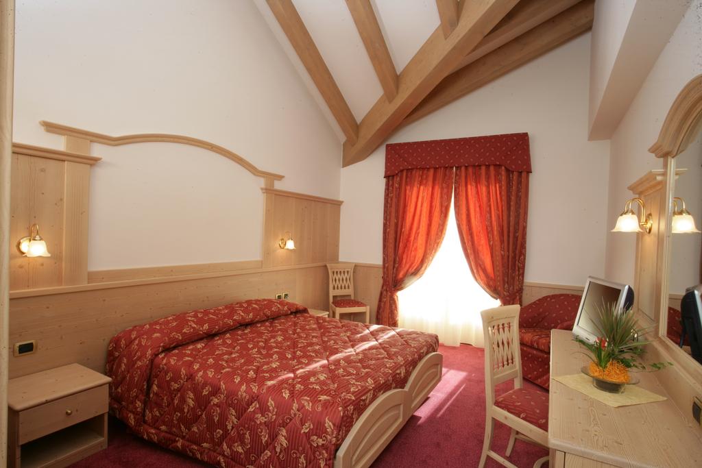 BEVERLY HOTEL 4★+ (netālu no pacēlāja)