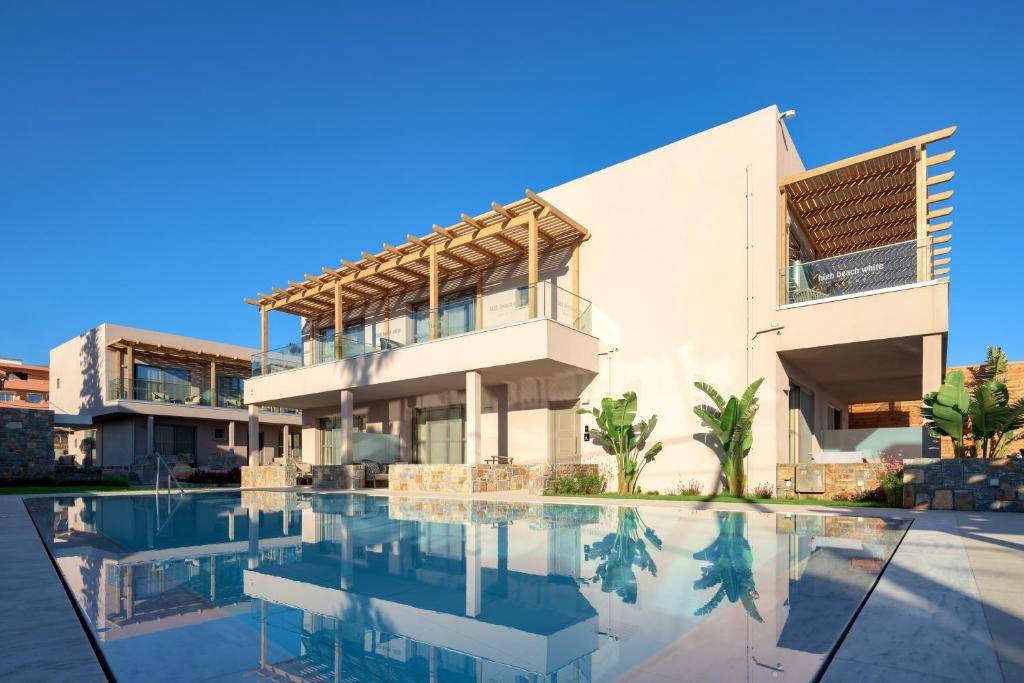 HIGH BEACH WHITE THE VILLA COLLECTION (tikai pieaugušajiem, 16+) 5★