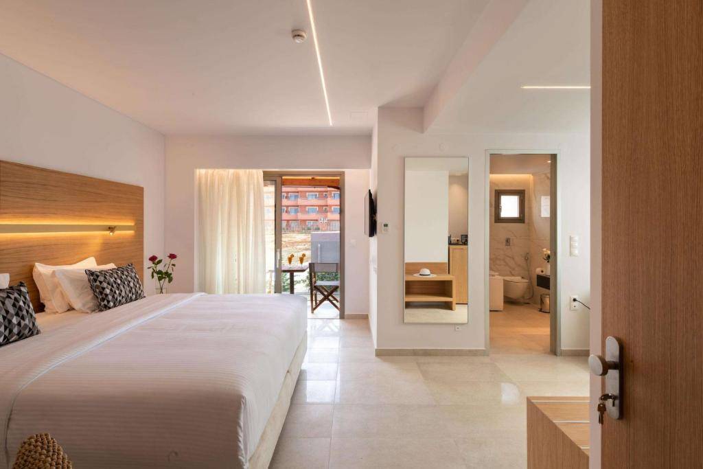 HIGH BEACH WHITE THE VILLA COLLECTION (tikai pieaugušajiem, 16+) 5★