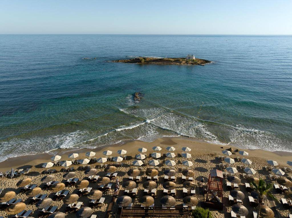 HIGH BEACH WHITE THE VILLA COLLECTION (tikai pieaugušajiem, 16+) 5★