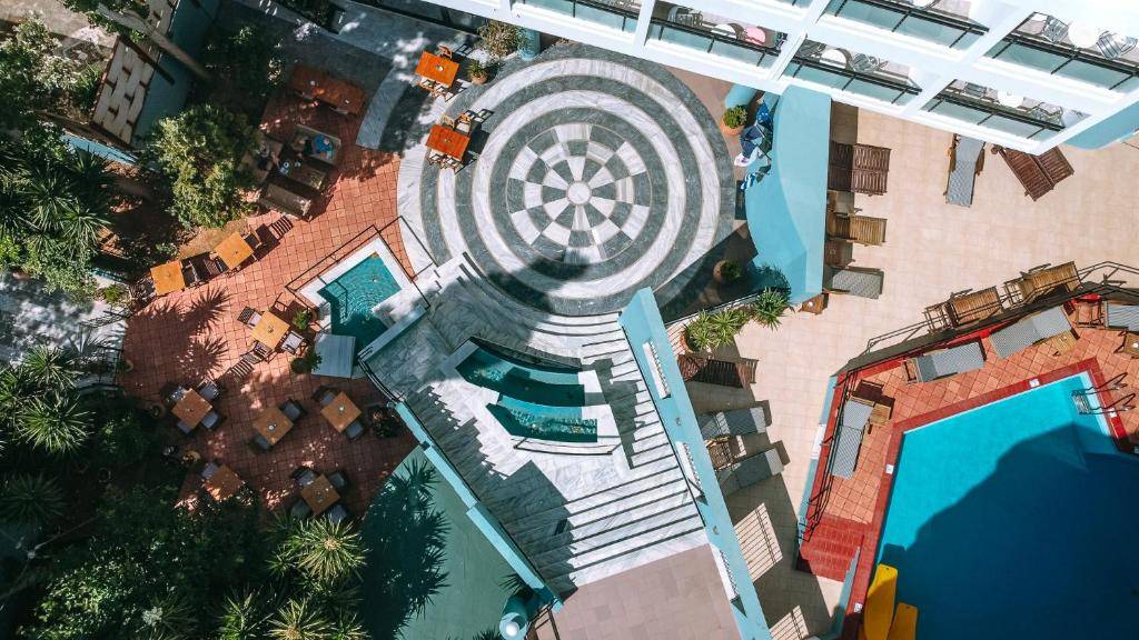 SANTA MARINA UNIQUE HOTEL 4★