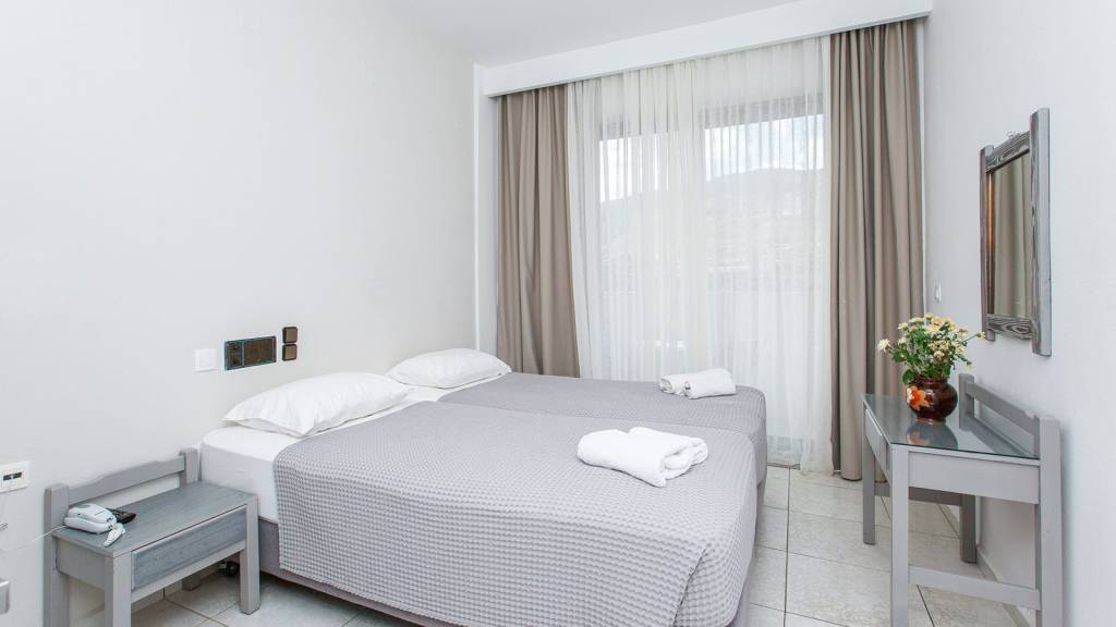 HERMES HOTEL MALIA 3★