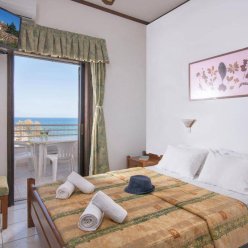 ILIOSTASI BEACH APARTMENTS 3★