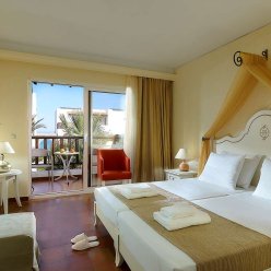 ALEXANDER BEACH HOTEL & VILLAGE 5★